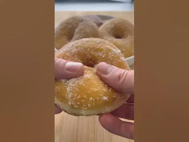 Video thumbnail for GRAFFE NAPOLETANE 🍩 #cuisineitalienne #recetteitalienne #graffe #beignets