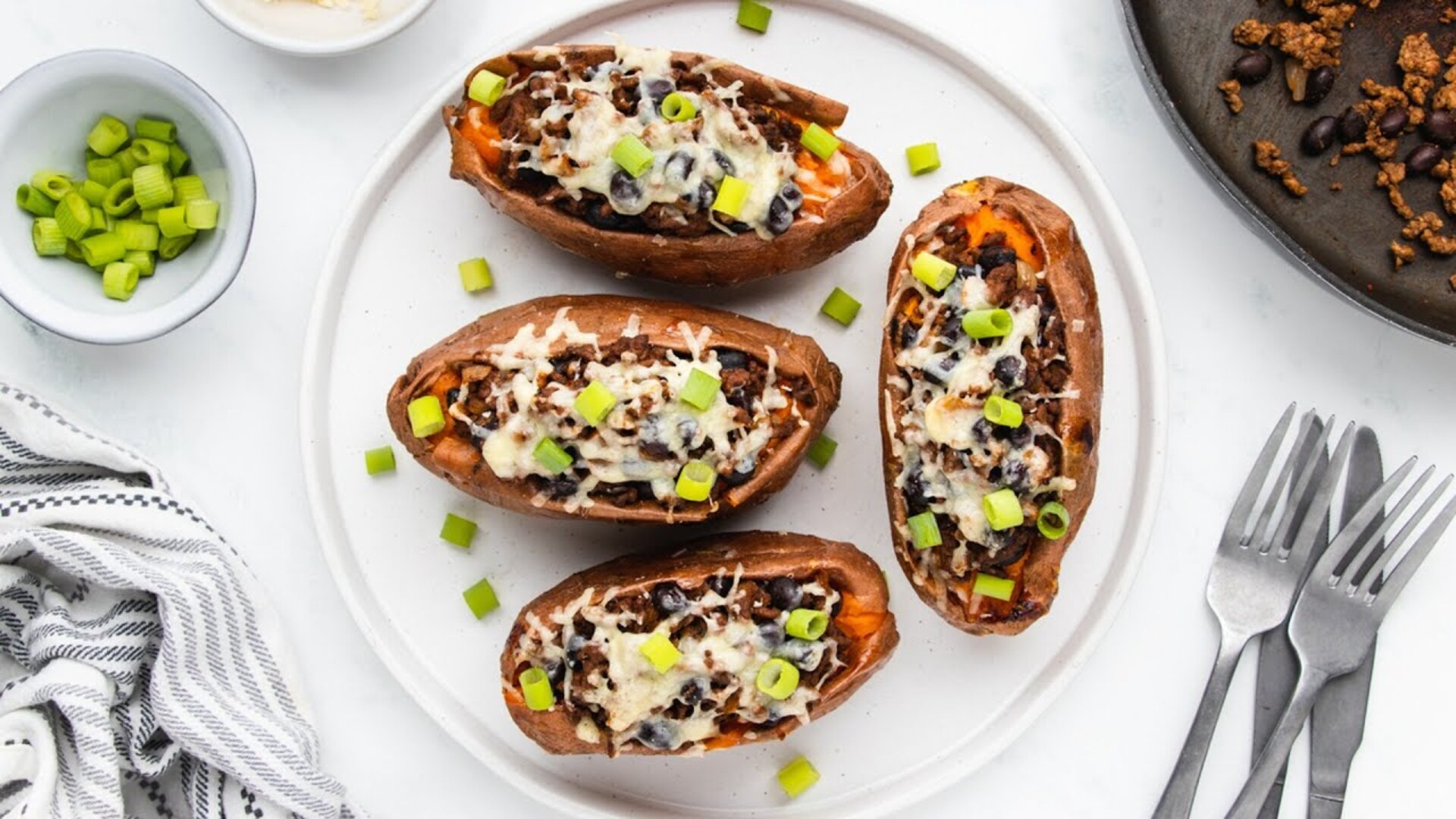 Video thumbnail for Cheesy Beef-Stuffed Sweet Potatoes Recipe