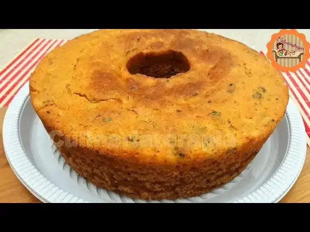 Video thumbnail for Bolo Salgado Torta de Sardinha, para lanches é sucesso total