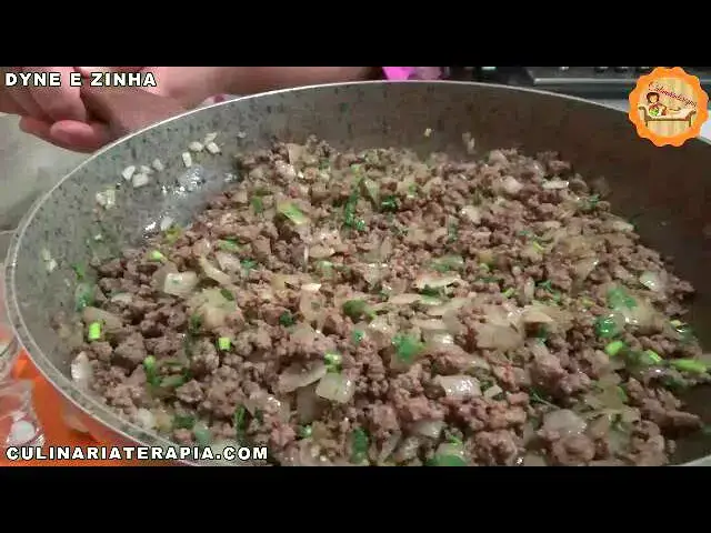 Video thumbnail for Recheio de Carne Moída Soltinha para Pasteis de Feira Crocante e Outros Tipos de Salgados