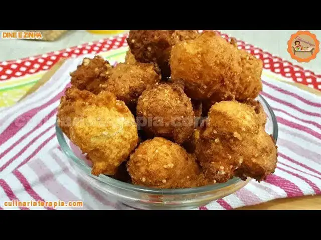 Video thumbnail for Bolinho de Sol de Queijo, versão salgada do bolinho de chuva - Receita Fácil