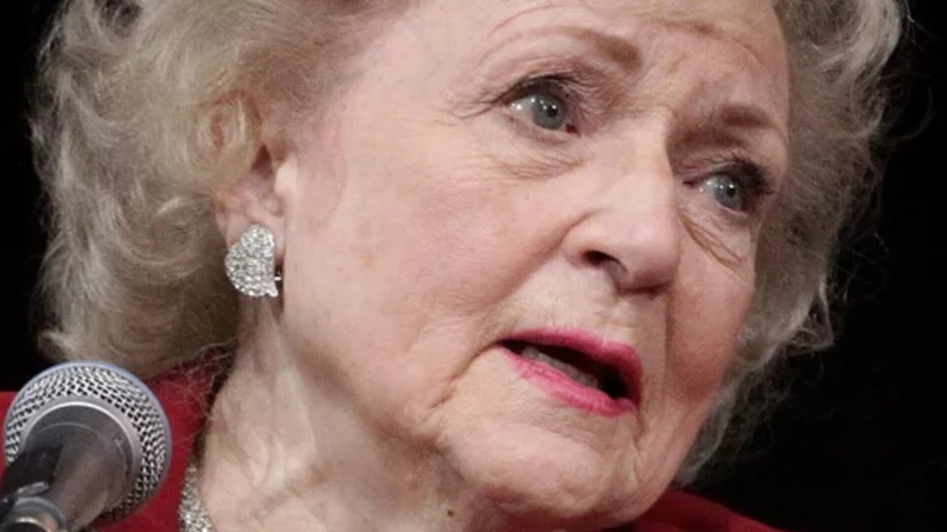 Video thumbnail for Tragic Details About Betty White