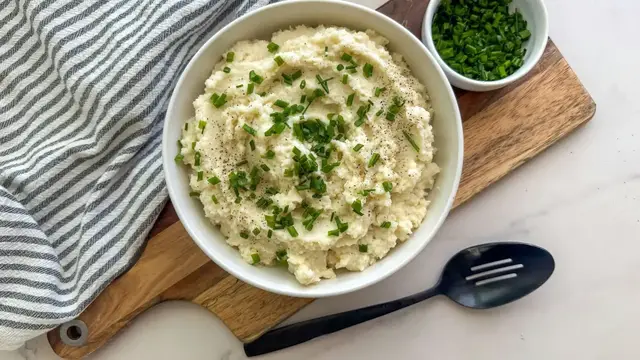 Video thumbnail for Creamy Cauliflower Mash Recipe