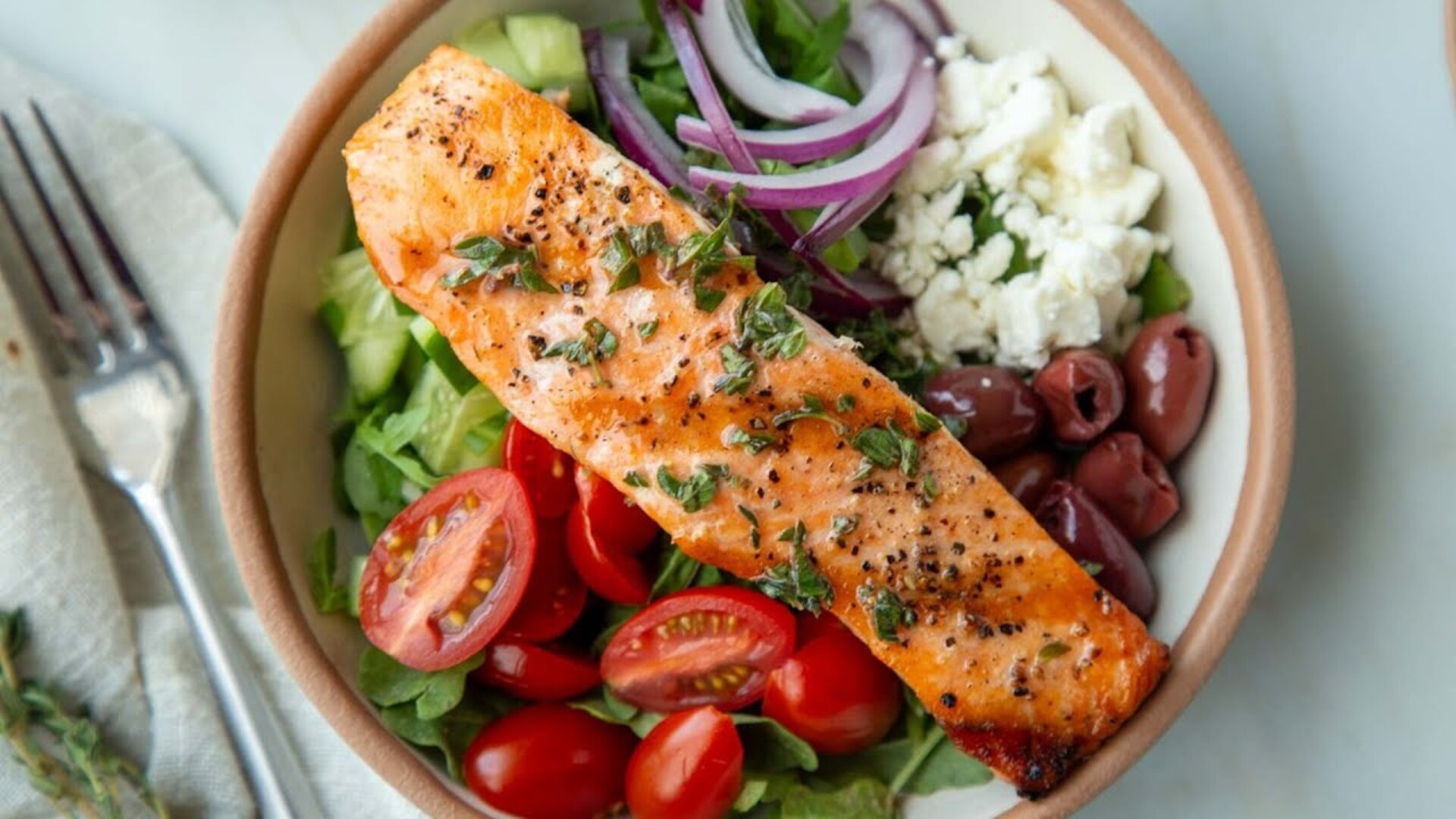 Video thumbnail for Grilled Salmon Greek Salad With Herb Dressing Recipe