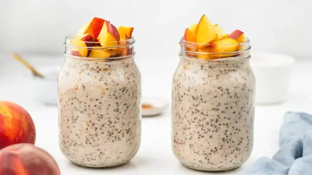 Video thumbnail for Peach And Cinnamon Overnight Oats Recipe