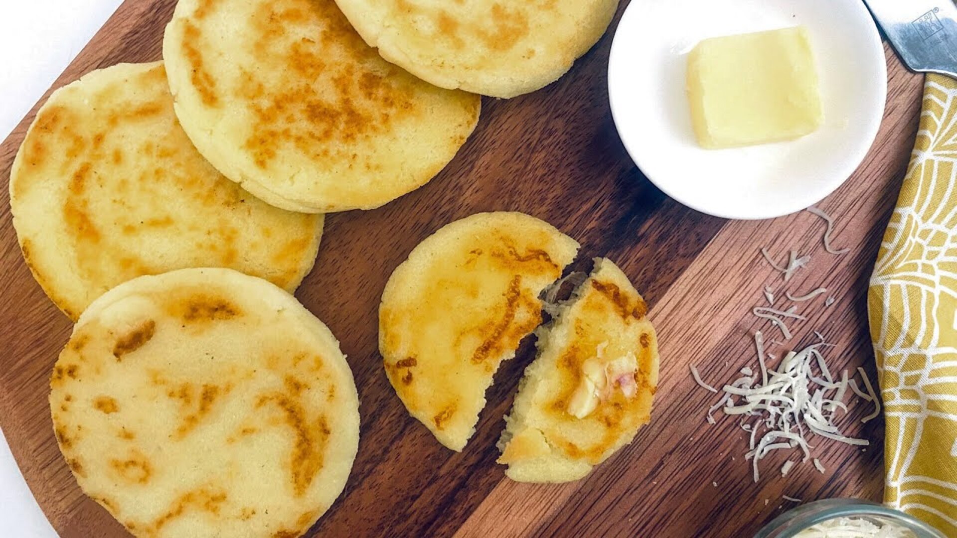 Video thumbnail for Cheese-Stuffed Arepas Recipe