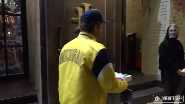 Video thumbnail for Barstool Pizza Review   DD s Pizza Co. (Chicago  IL)(720P HD)