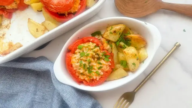 Video thumbnail for Pomodori Con Riso (Roman Baked Stuffed Tomatoes) Recipe