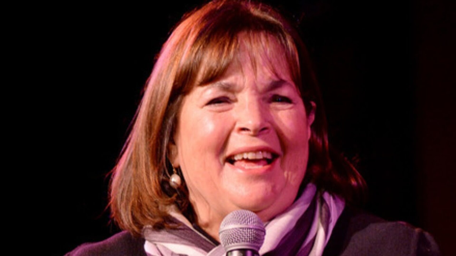 Video thumbnail for Ina Garten's Transformation Is Seriously Turning Heads