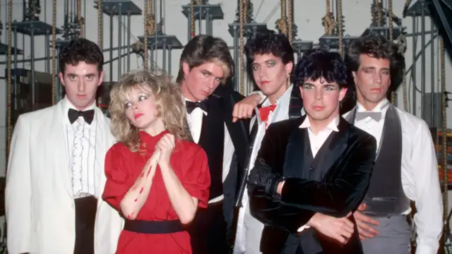 Video thumbnail for 5 Love Songs That Take Gen X Back To Their First High School Dance