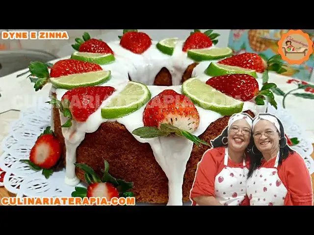 Video thumbnail for Bolo de Morango e Limão com Cobertura e Decoração Especial de Natal