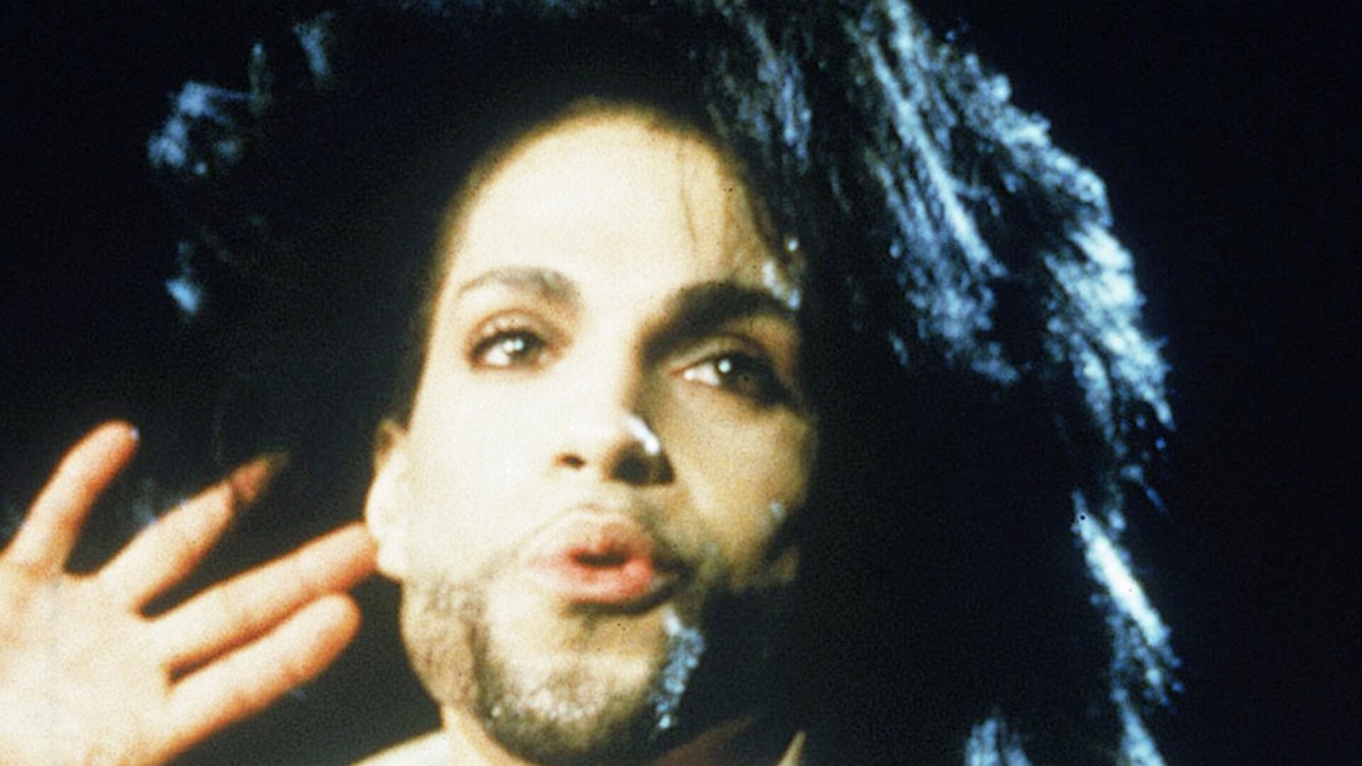 Video thumbnail for Musicians Who Caused Permanent Damage To Their Bodies While Performing Live