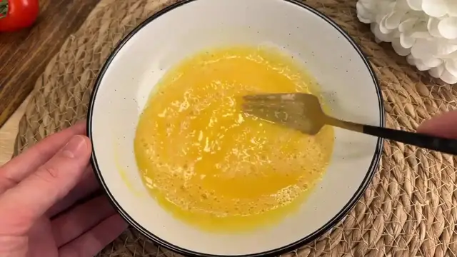 'Video thumbnail for Just mix 3 eggs and potatoes! This dish will impress everyone immediately!'