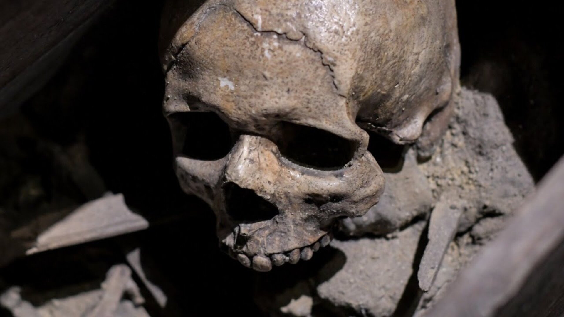 Video thumbnail for After 10 Years In A Coffin, Here's What Happens To Your Body