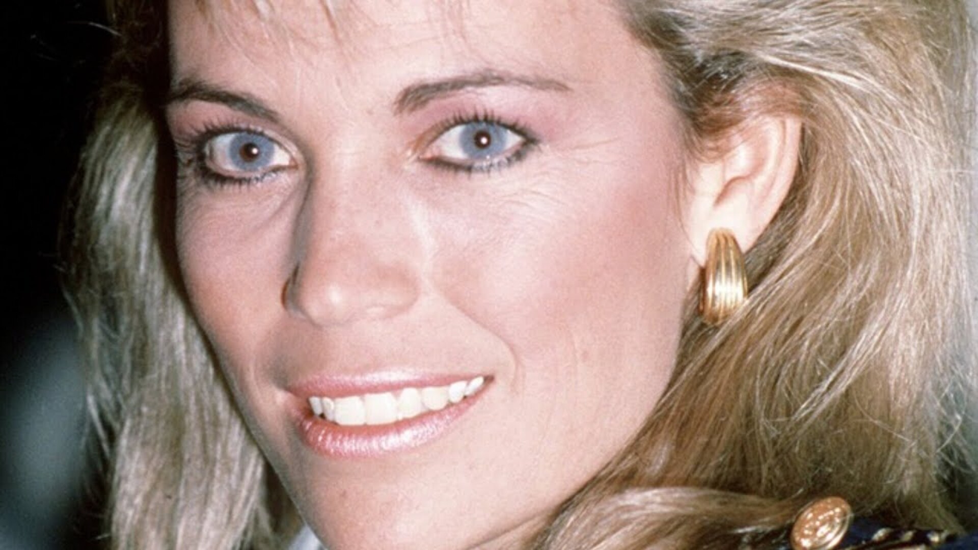 Video thumbnail for Vanna White's Transformation Is Seriously Turning Heads