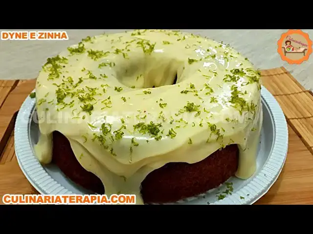 Video thumbnail for Bolo Fofinho Verde de Limão com Cobertura Cremosa