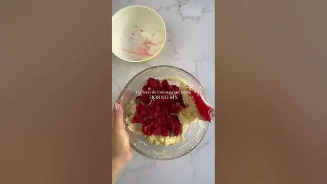 'Video thumbnail for Galletas de limon y frambuesa receta Horno MX #shorts #frambuesa #limon #galletas #postres'