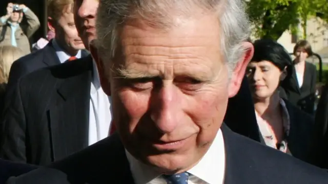 Video thumbnail for Unspoken Bathroom Rules The Royal Family Lives By