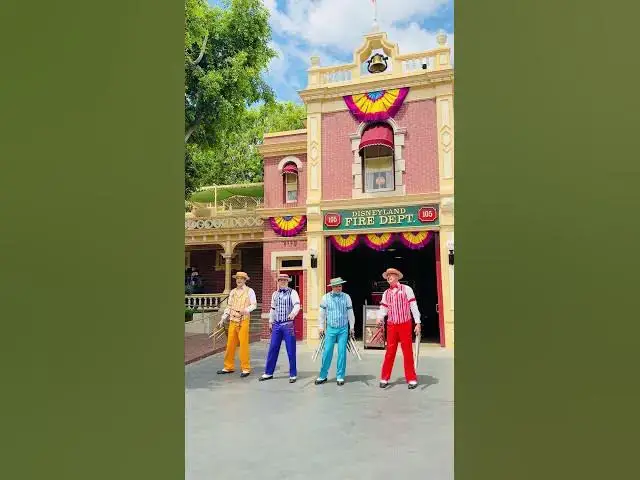 Video thumbnail for Fantasmic on Main Street USA, courtesy of the Dapper Dans!