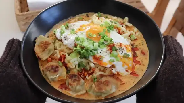 Video thumbnail for 10 Minute Ramen   Noodles   3 WAYS(720P HD)