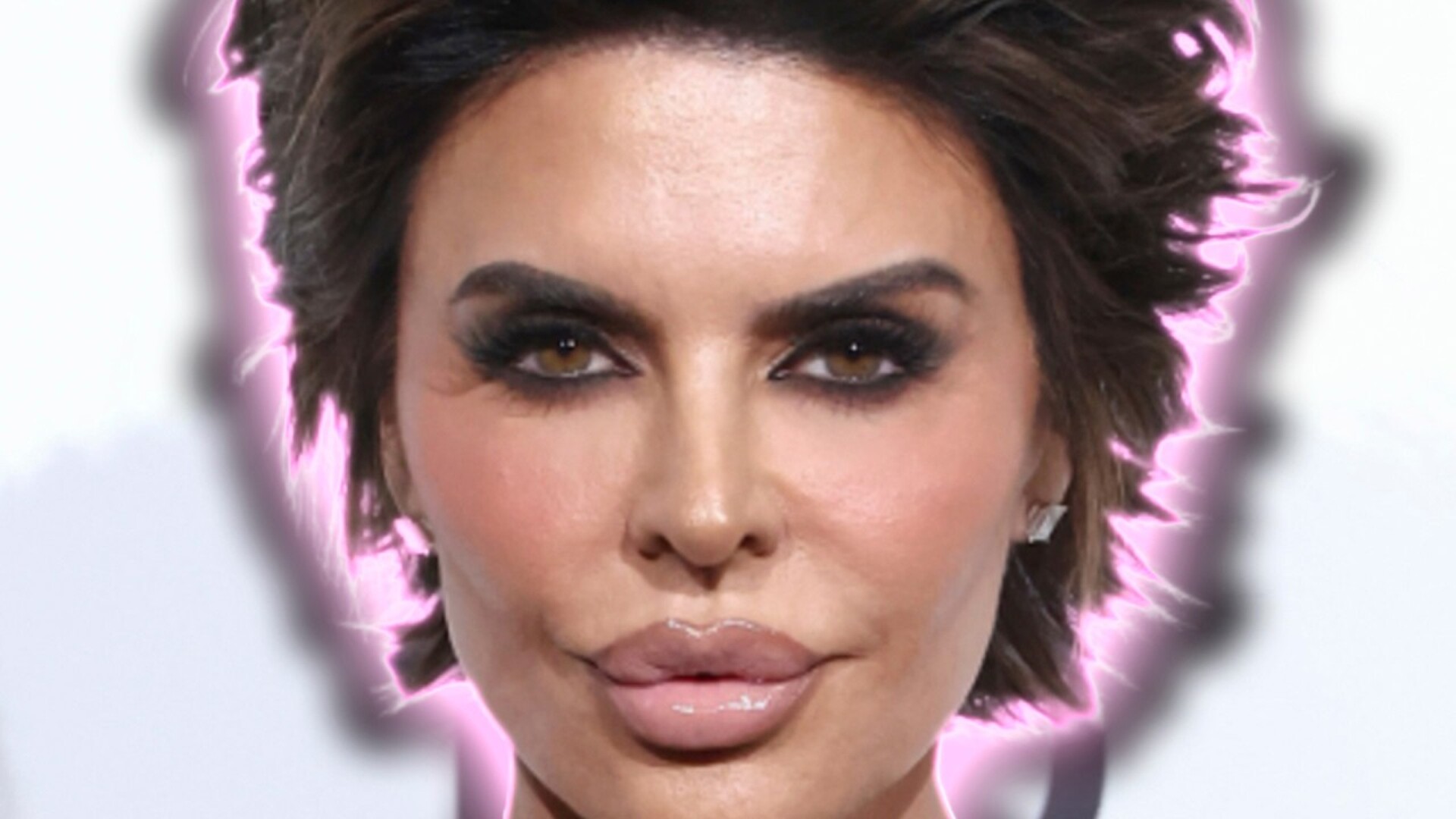 Video thumbnail for Lisa Rinna's Oscars Dress Was Made Of Real Hair And It's Turning Heads