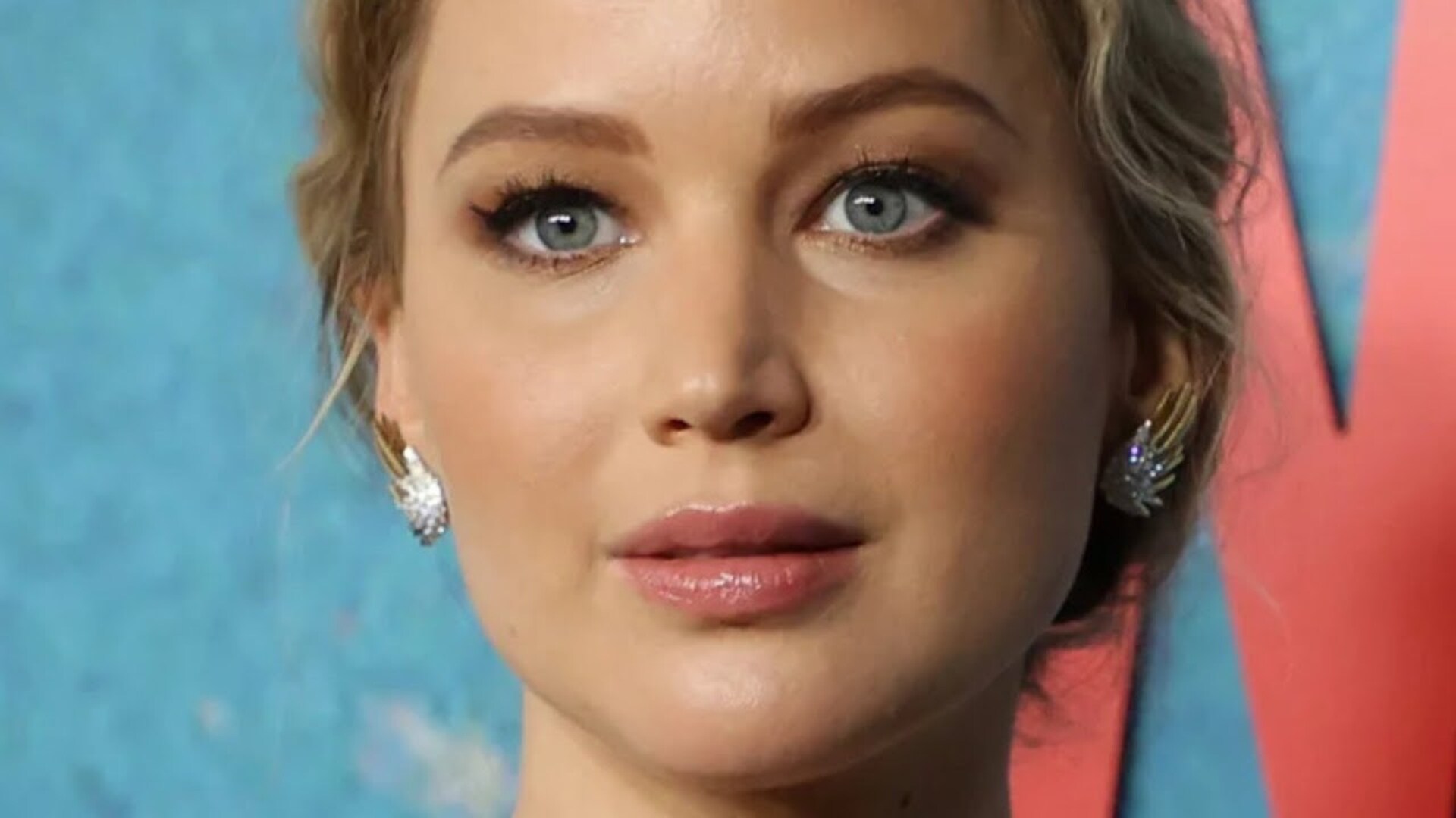 Video thumbnail for Celebrities That Took A Tumble On Live TV