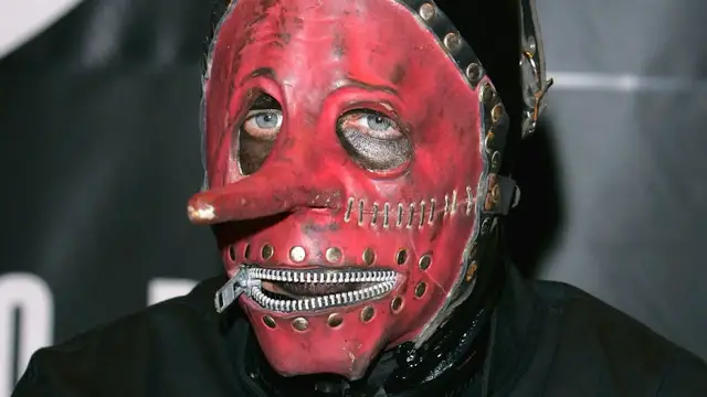 Video thumbnail for Rock Stars' Interviews That Went Horribly Wrong