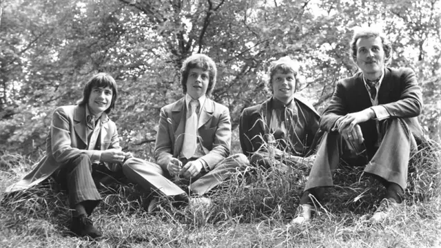 Video thumbnail for Not The Traveling Wilburys, Not ELO: Jeff Lynne's Band That Time Forgot