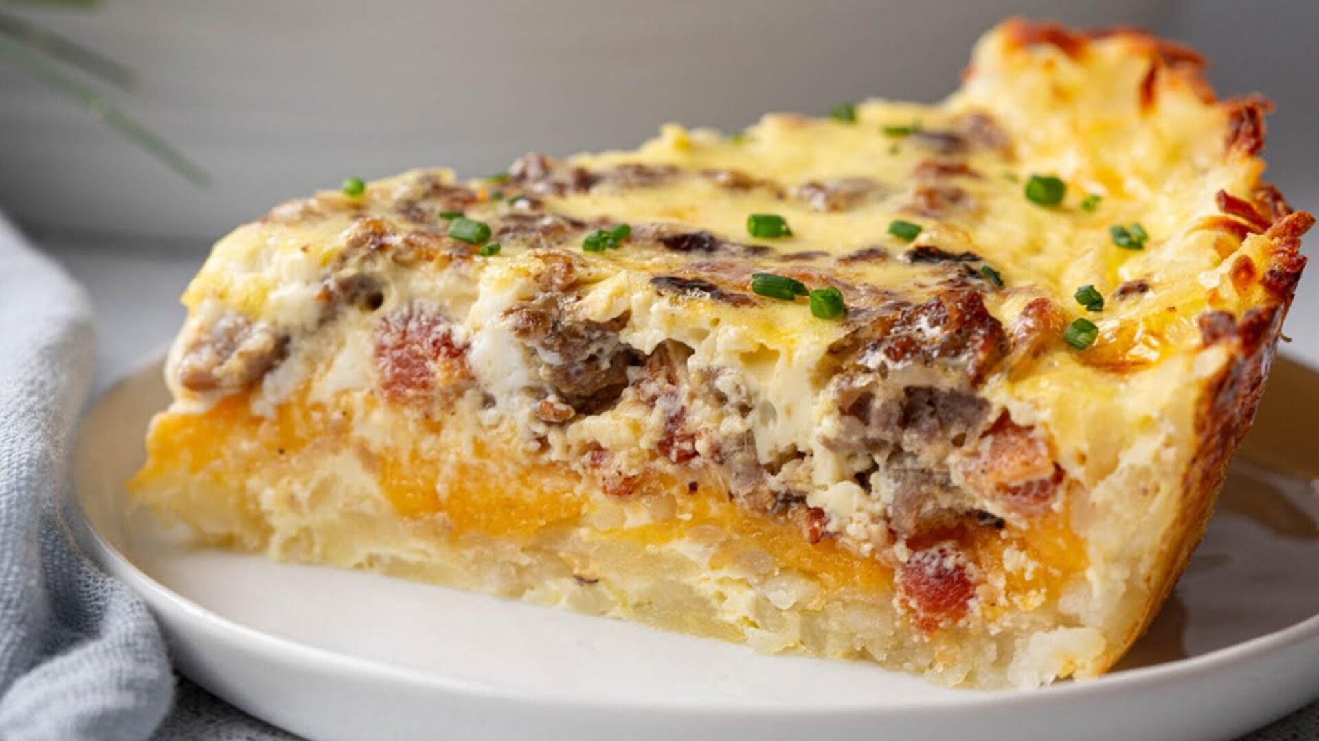 Video thumbnail for Ultimate Breakfast Quiche With Hashbrown Crust Recipe