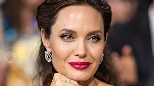 'Video thumbnail for Angelina Jolie's Transformation Has Us Completely Stunned'