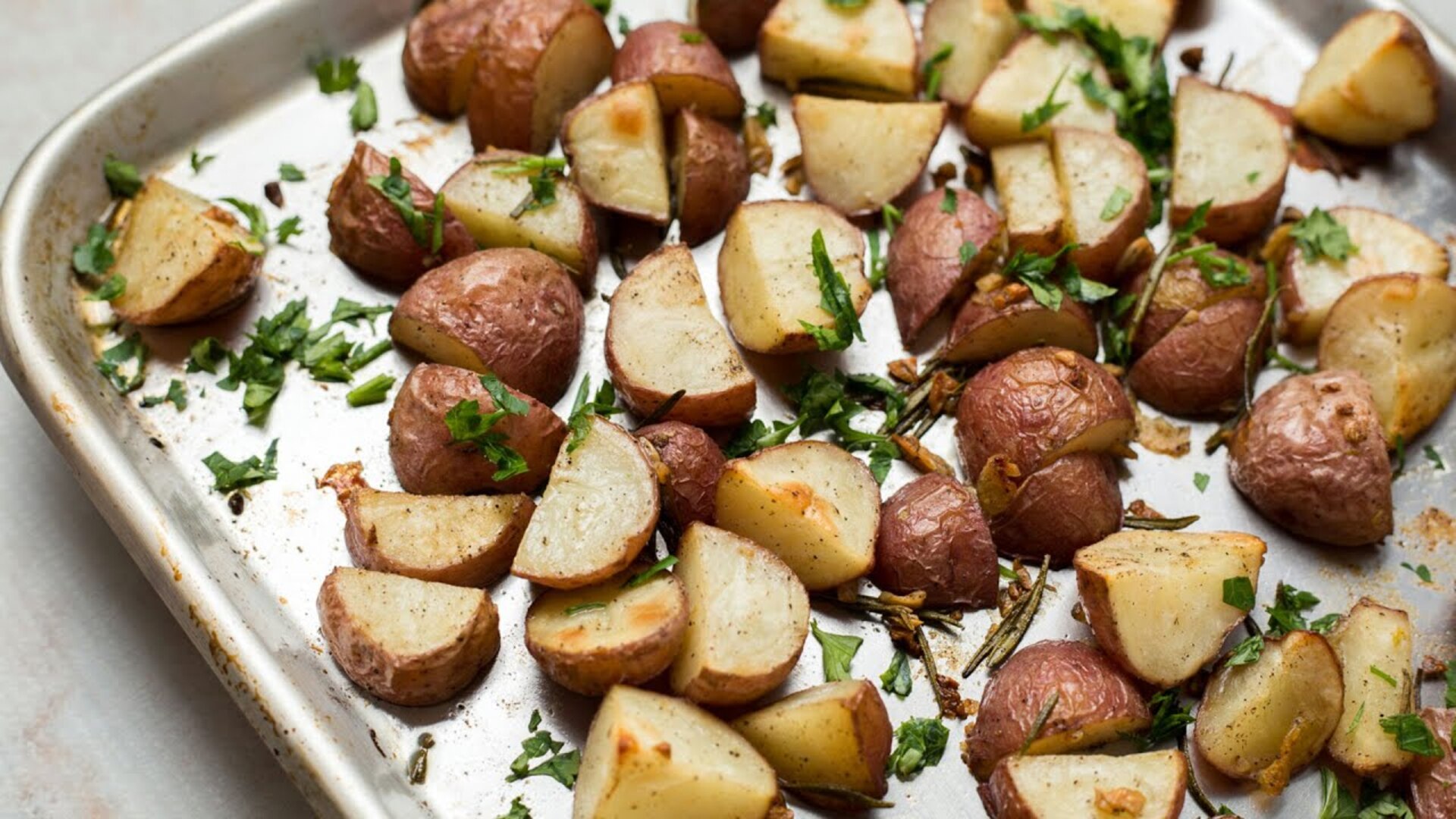 Video thumbnail for Rosemary & Garlic Roasted Potatoes Recipe