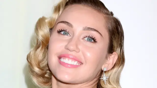 Video thumbnail for Celebs Who Have Opened Up About Being Pansexual