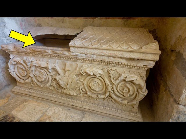 Video thumbnail for Archaeologists Unearth Saint Nicholas's Tomb After Thousands of Years—Here's What They Found