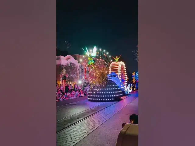 Video thumbnail for Thinking back about how much fun it was to have Paint the Night at #Disneyland this summer!