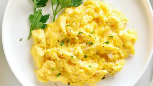 Video thumbnail for Alton Brown Reveals His Secret To Better Scrambled Eggs