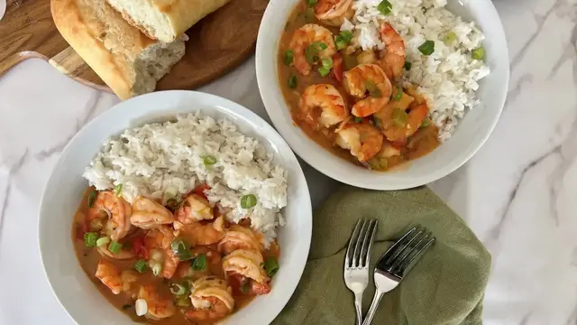 'Video thumbnail for Louisiana Shrimp Étouffée Recipe'