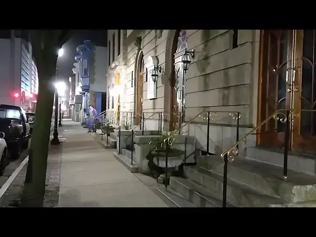 Video thumbnail for Joker visits Ducktown