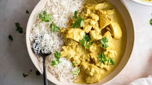 'Video thumbnail for Easy Chicken Korma Recipe'