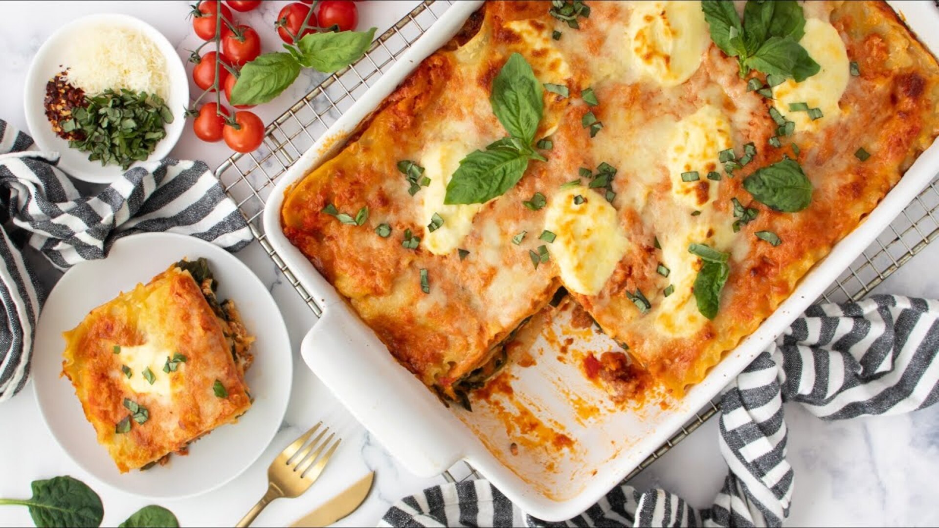 Video thumbnail for Cheesy Creamy Lasagna Alla Vodka Recipe