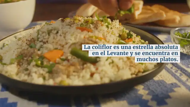 Video thumbnail for Coliflor asada sobre cuscús