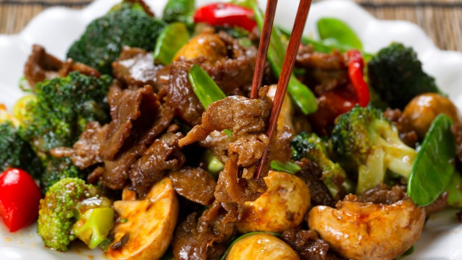 Video thumbnail for Why Chinese Food Always Tastes Better At A Restaurant