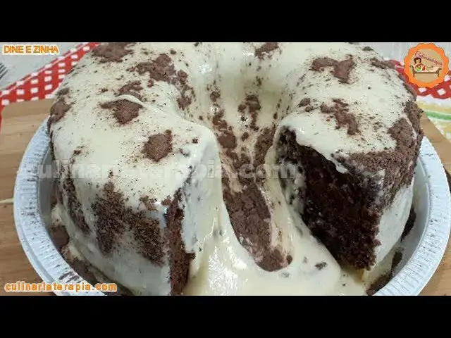 Video thumbnail for Aprenda Como Fazer Bolo de Chocolate Vulcão de Leite Ninho Ensinado por Especialista da Culinária