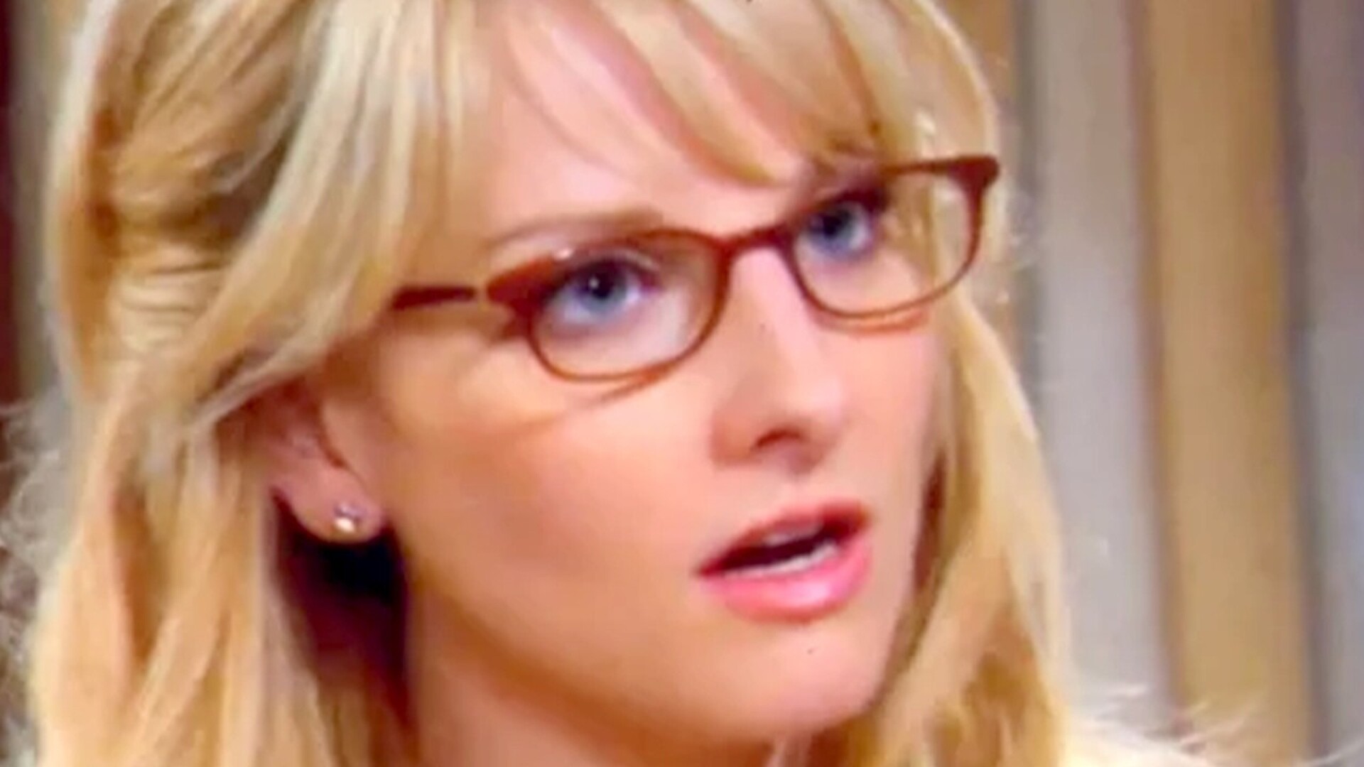 Video thumbnail for Here's Why Melissa Rauch From Big Bang Theory Looks So Familiar