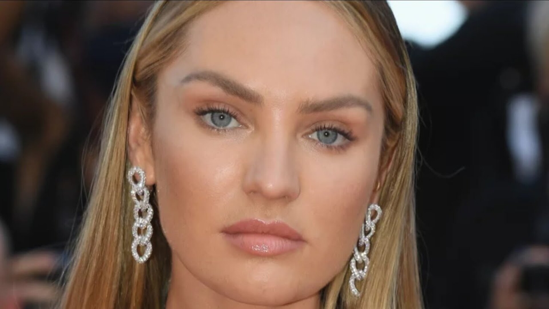 Video thumbnail for Candice Swanepoel's Transformation Is Simply Stunning