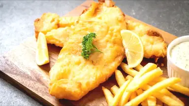 'Video thumbnail for Frozen Foods You Should And Shouldn't Cook In Your Air Fryer'