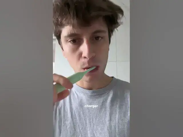 Video thumbnail for No more grim toothbrush rings 🪥🤪 @SURI - Sustainable Rituals #suri #toothbrush #blackfrydai