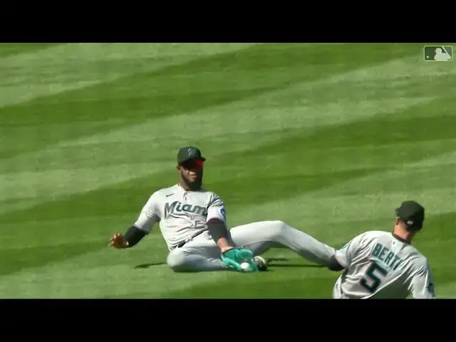 'Video thumbnail for Bryan De La Cruz MAKES A AMAZING Sliding Catch! | Miami Marlins | 4/9/2023'