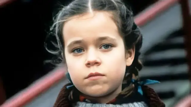 'Video thumbnail for The Little Girl From Waterworld Grew Up To Be So Stunning'