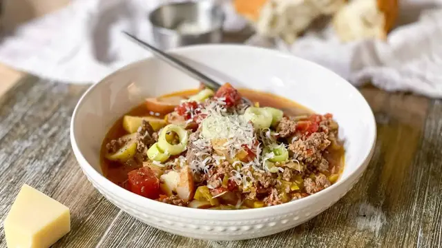'Video thumbnail for Comforting Ground Beef Stew With Leeks Recipe'
