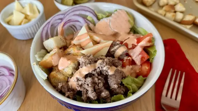 'Video thumbnail for Deluxe Cheeseburger Bowl With Special Sauce Recipe'
